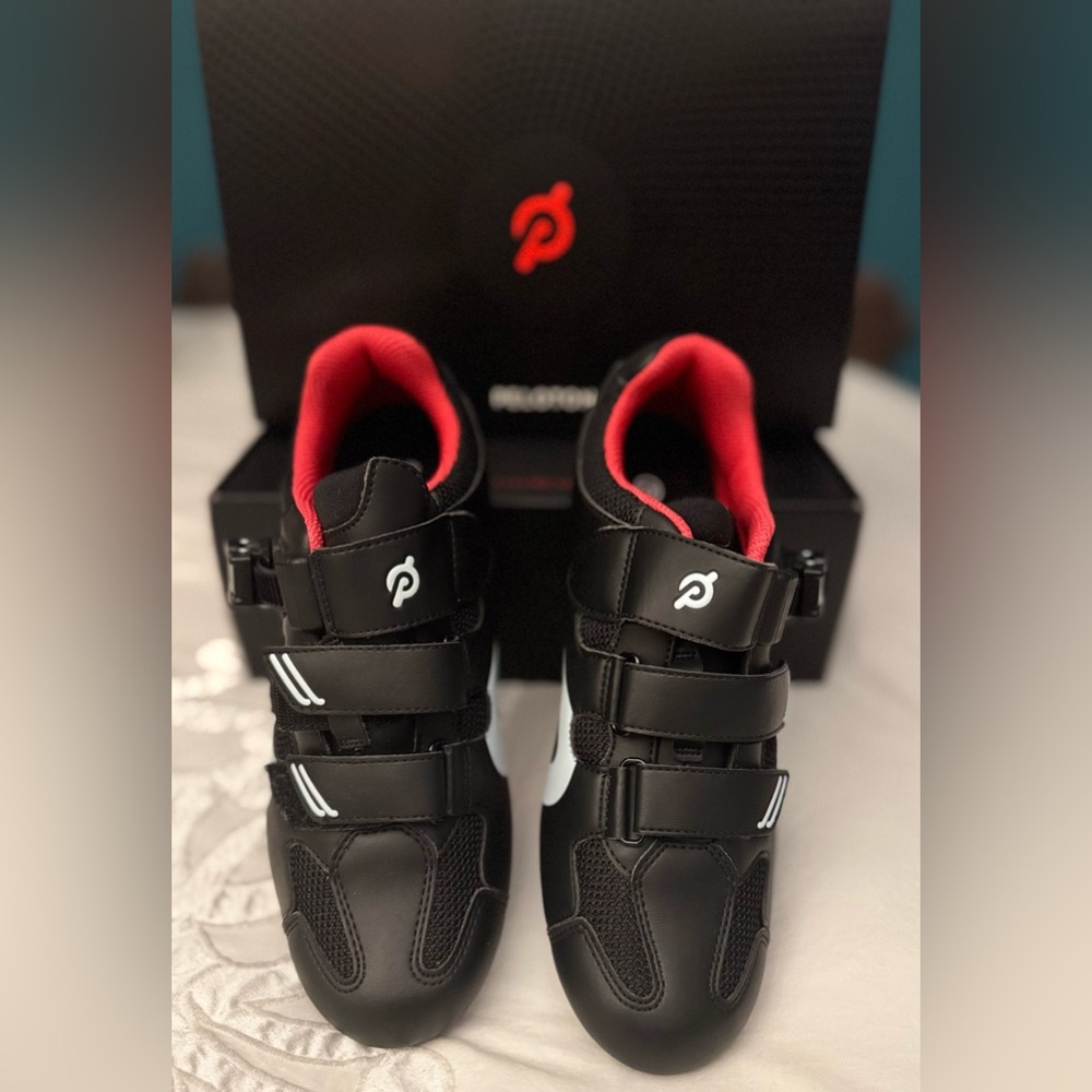 PELOTON CYCLING SHOES - Picture 2 of 14